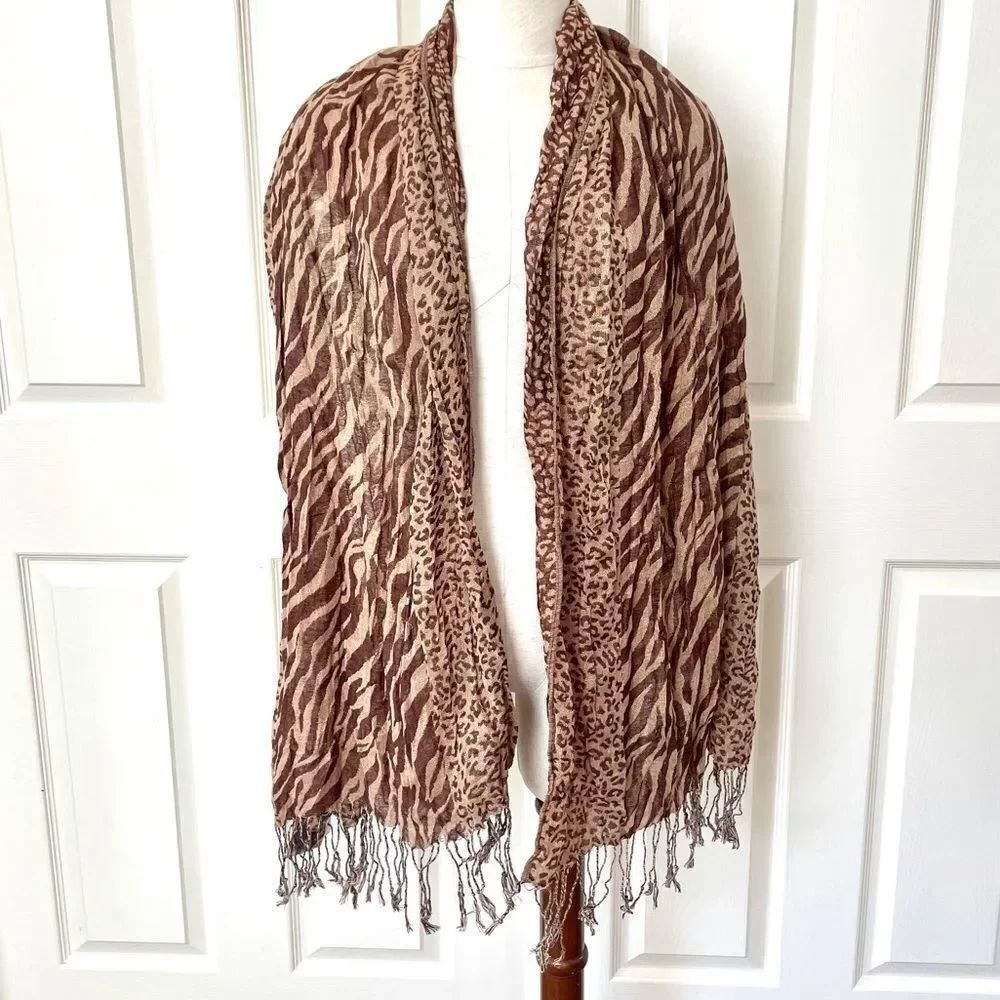 David and Young brown leopard scarf NWT
